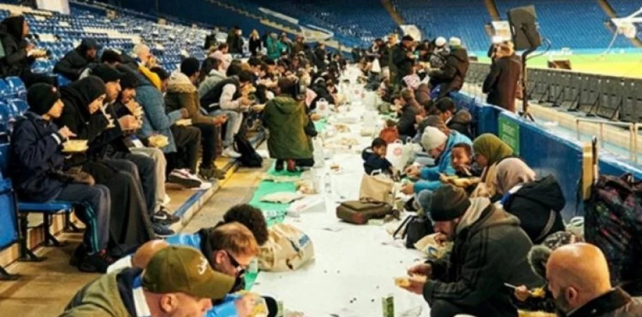 Stamford Bridge Stadı'nda iftar programı düzenlendi