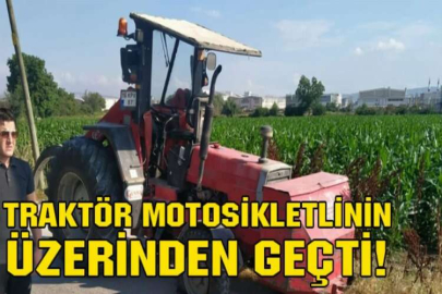 Traktör motosikletlinin üzerinden geçti; o anlar kameraya yansıdı