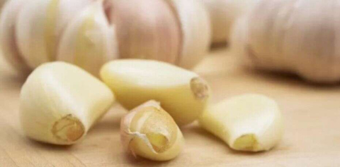 İftar sonrası tek lokma! 1 diş sarımsağa karabiber döküp yerseniz...