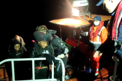 Ayvalık’ta 38 göçmen kurtarıldı