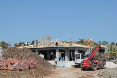 Depremin merkezinde ilk köy evleri bayramda teslim edilecek