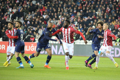 Fenerbahçe, Sivas’ta avantaj peşinde