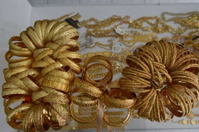 Düğün sezonunun başlamasıyla imitasyon takıya ilgi arttı