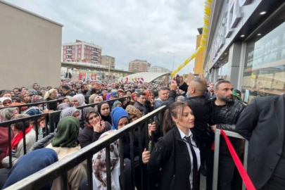 Bursa'da ucuzluk izdihamının drone görüntüleri...