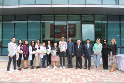 BAHÇEŞEHİR KOLEJİ ÖĞRENCİLERİ TEMA GÖNÜLLÜSÜ OLDU