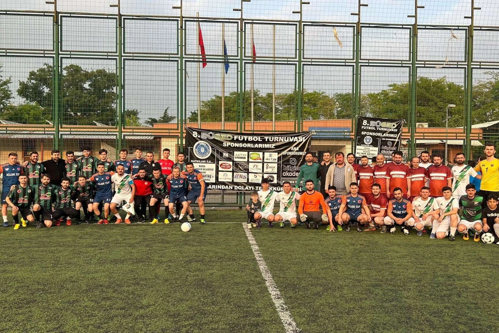 Bursa’da turnuva dünyaca ünlü yıldızın imzalı topuyla başladı