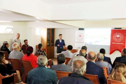 Bursa İl Tarım ve Orman Müdürlüğü'nden çiftçilere zeytin eğitimi