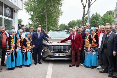 Bakan Varank: "Kazanmanın mutluluğunu yaşamak istiyorsanız, Cumhurbaşkanı Recep Tayyip Erdoğan'a oy verin''