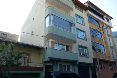 Bursa Orhangazi'de evinin balkonun düştü!