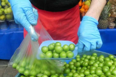 Tezgahların gözdesi papaz eriği 40 liradan satışta