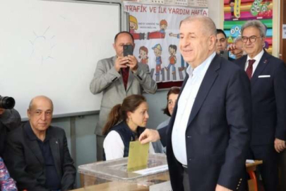 Ümit Özdağ, oyunu kullandı