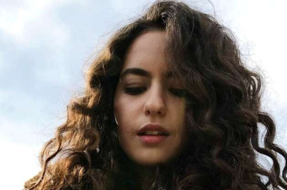 Buray, gönlünü oyuncu Ezgi Şenler'e kaptırdı