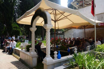 Bursa'da eski Gürsu Belediye Başkanı Cüneyt Yıldız 8.yılında kabri başında anıldı