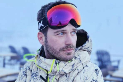 Kıvanç Tatlıtuğ'dan aşk paylaşımı