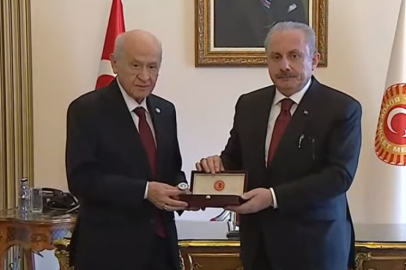 Mustafa Şentop görevini Bahçeli'ye devretti