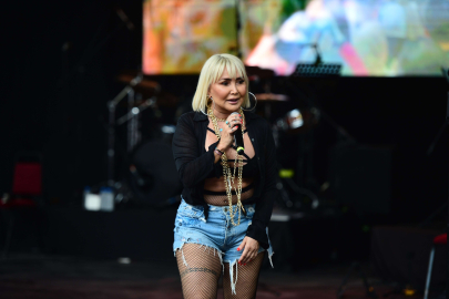 Bursa’da 2000’ler Türkçe Pop Festivali'nde nostalji gecesi