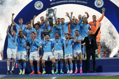 Şampiyonlar Ligi Kupası İstanbul'da İlkay Gündoğan'ın ellerinde yükseldi