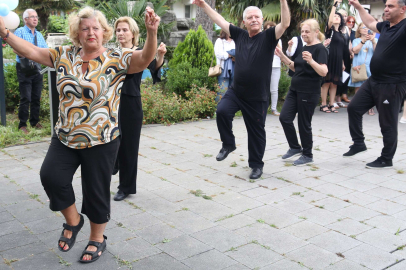 Performanslarıyla gençlere taş çıkaran ''Olgunlar''