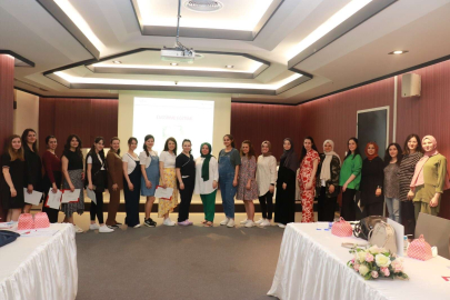 Bursa Hayat Hastanesi'nden anne adaylarına sertifika