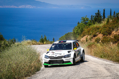 Bursa'da otomobil tutkunları akın etti!Tırmanma Şampiyonası yarışları nefes kesti