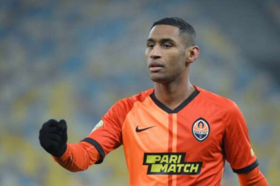 Fenerbahçe transfer görüşmeleri için Tete'yi İstanbul'a getirdi