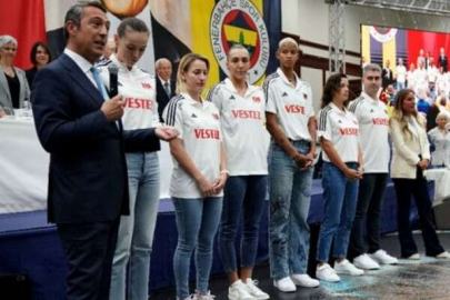 Fenerbahçe'de Filenin Sultanları ayakta alkışlandı