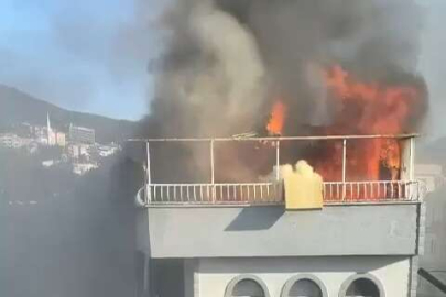 Bursa'da yangın! 5 katlı bina alev alev yandı...