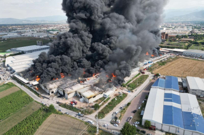 Bursa’da tekstil fabrikasındaki büyük yangın!Drone ile  böyle görüntülendi