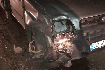 Bursa'da tali yolda  kaza! Motosikletle otomobil çarpıştı: 1 kişi ağır yaralandı