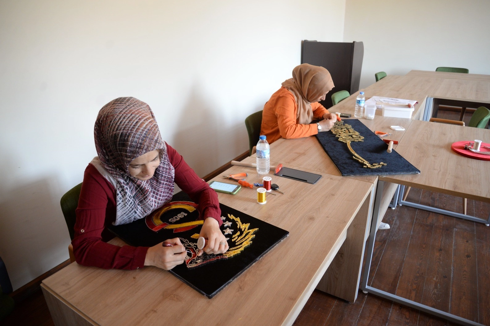 Tarihi taş mektep canlanıyor