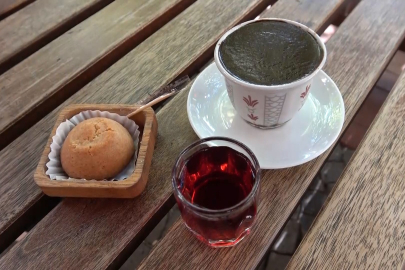 Telvesi batmayan kahve Bursa'da! ‘İsli Kahve’ üzerindeki yoğun kahve kıvamıyla servis ediliyor
