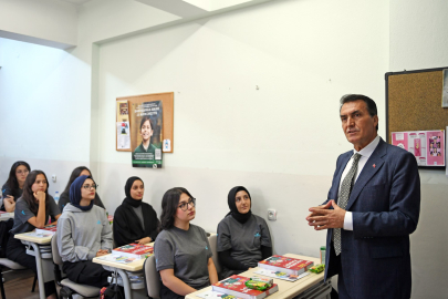 Lise öğrencilerine yardımcı kitap seti hediye