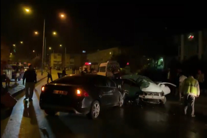 Otomobiller kafa kafaya çarpıştı: 2 yaralı