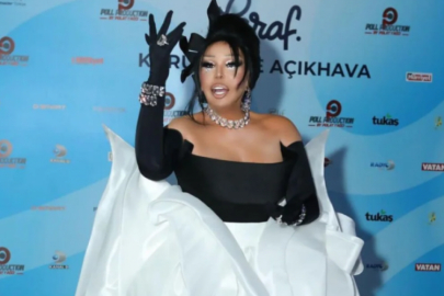 Bülent Ersoy'un 15 milyon TL'lik yeni Mercedes minibüsü!