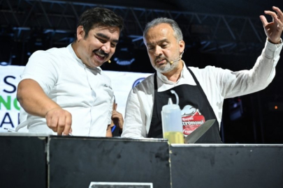 Başkan pişirdi, vatandaşlar yedi