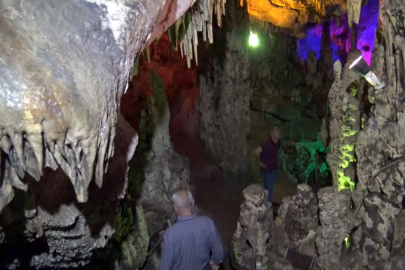 Saçıyla sorunu olan Keloğlan Mağarasına koşuyor