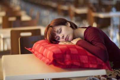 Asıl tehlike tek taraflı baş ağrısı çıktı! Sebebi üzebilir...