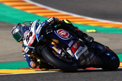 Toprak Razgatlıoğlu, İspanya'daki ilk yarışta ikinci oldu