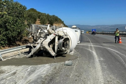 Bursa'da iki beton mikseri kafa kafaya çarpıştı! 1 ölü, 1 ağır yaralı