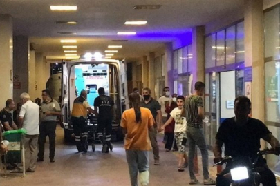 Birlikte yaşadığı kadını sokak ortasında boğazından bıçaklayarak öldürdü!