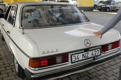 Kemal Sunal'ın filmlerinde de kullandığı Mercedes arabayı satışa çıkardı