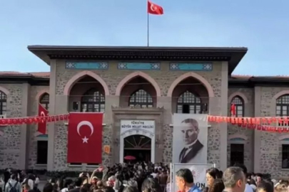 Bakan Ersoy, Cumhuriyet Müzesini kaç kişinin ziyaret ettiğini açıkladı