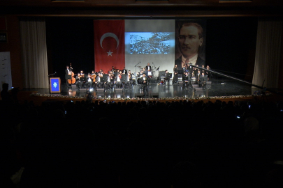 Büyük Önder Atatürk o şarkılarla anılacak