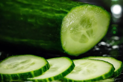 Salatalık kesip birbirine sürtün, bakın ne çıkıyor...