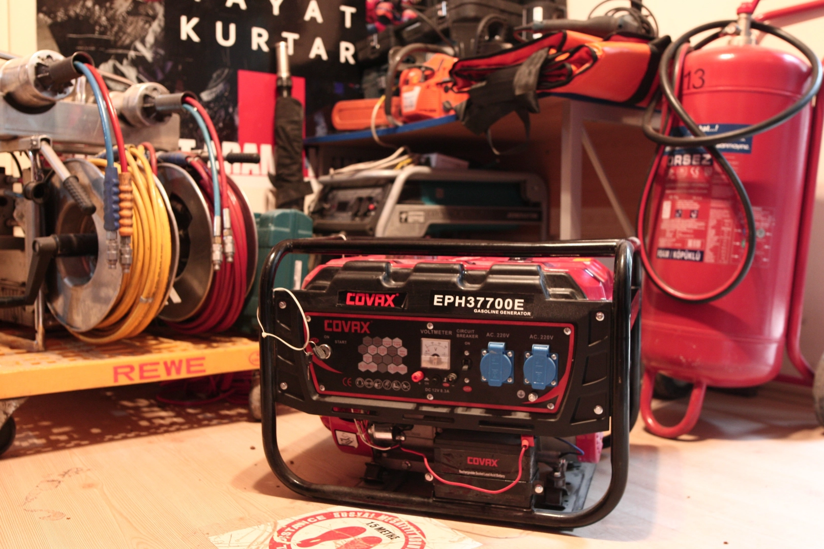 İsrailli ekip deprem bölgesinden arama kurtarma ekipmanları çalmış