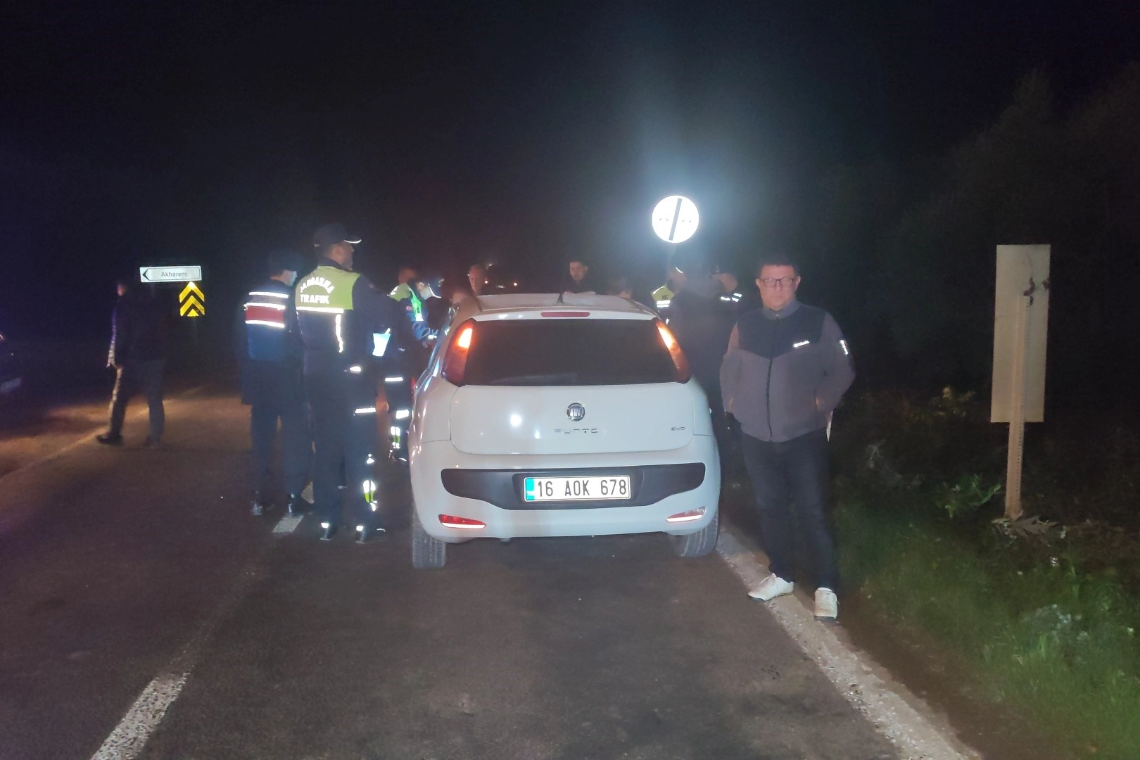 Zincirleme trafik kazasında 3 araç birbirine girdi: 3 yaralı