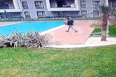 Kuryenin iş kazası...Sitenin havuzuna böyle düştü