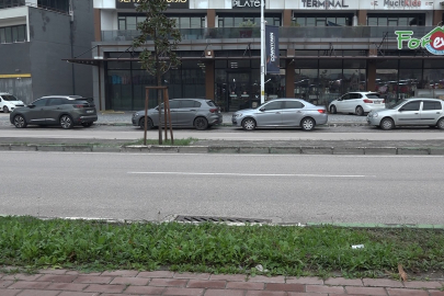 Oscar ödüllü dolandırıcılık modası! Otomobilin önüne kendini böyle attı