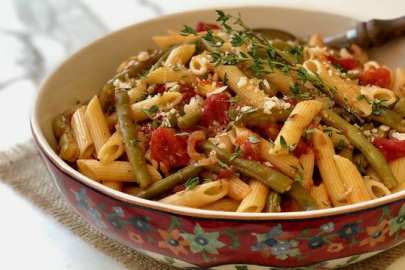 Taze fasulyeli makarna