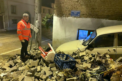 Rumlardan kalma tarihi evleri ve kiliseleri ile meşhur o beldeyi sel vurdu